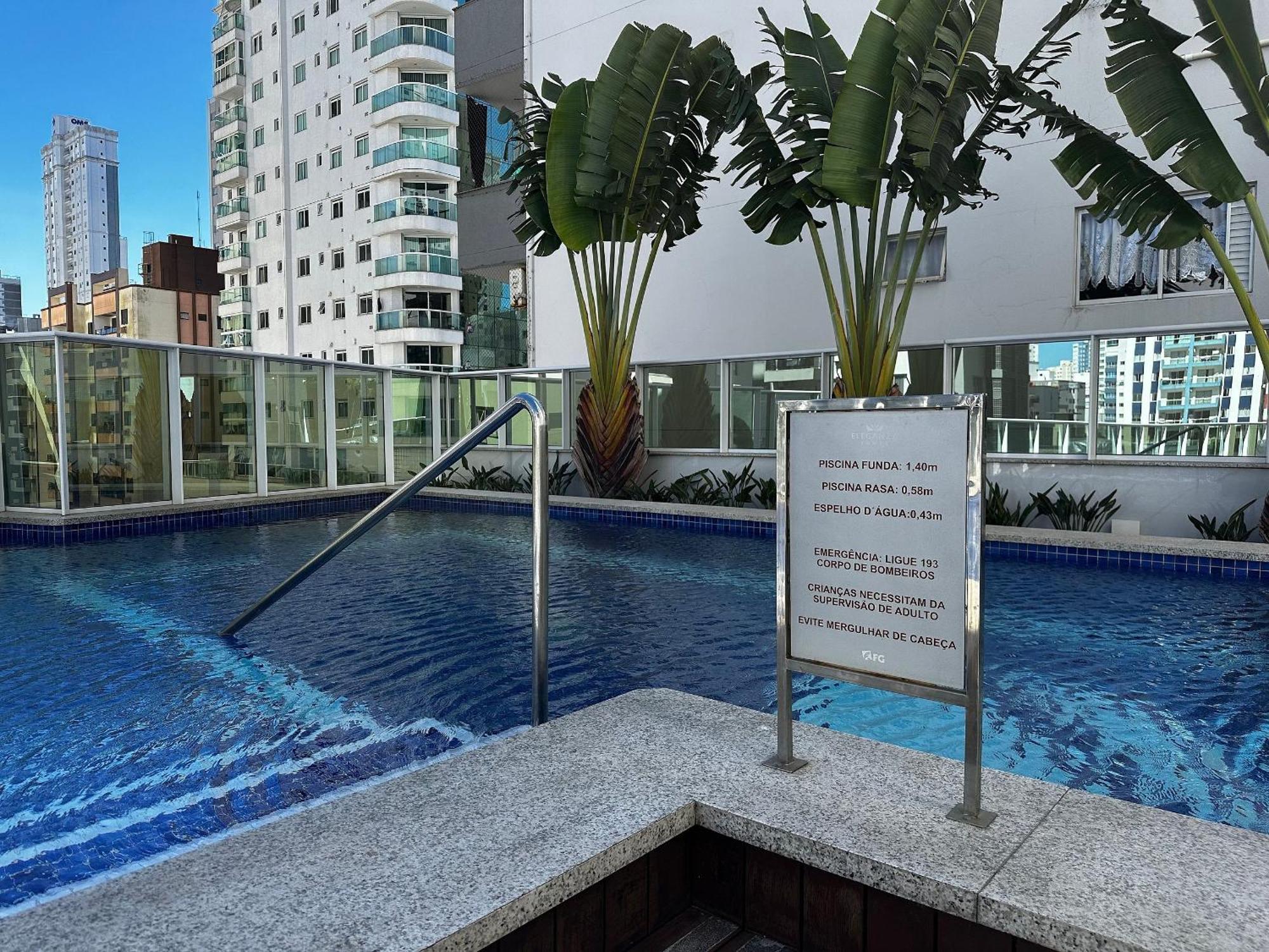 Apartamento El01- Jacuzzi Vista Mar| 4 Garagens| Piscina *