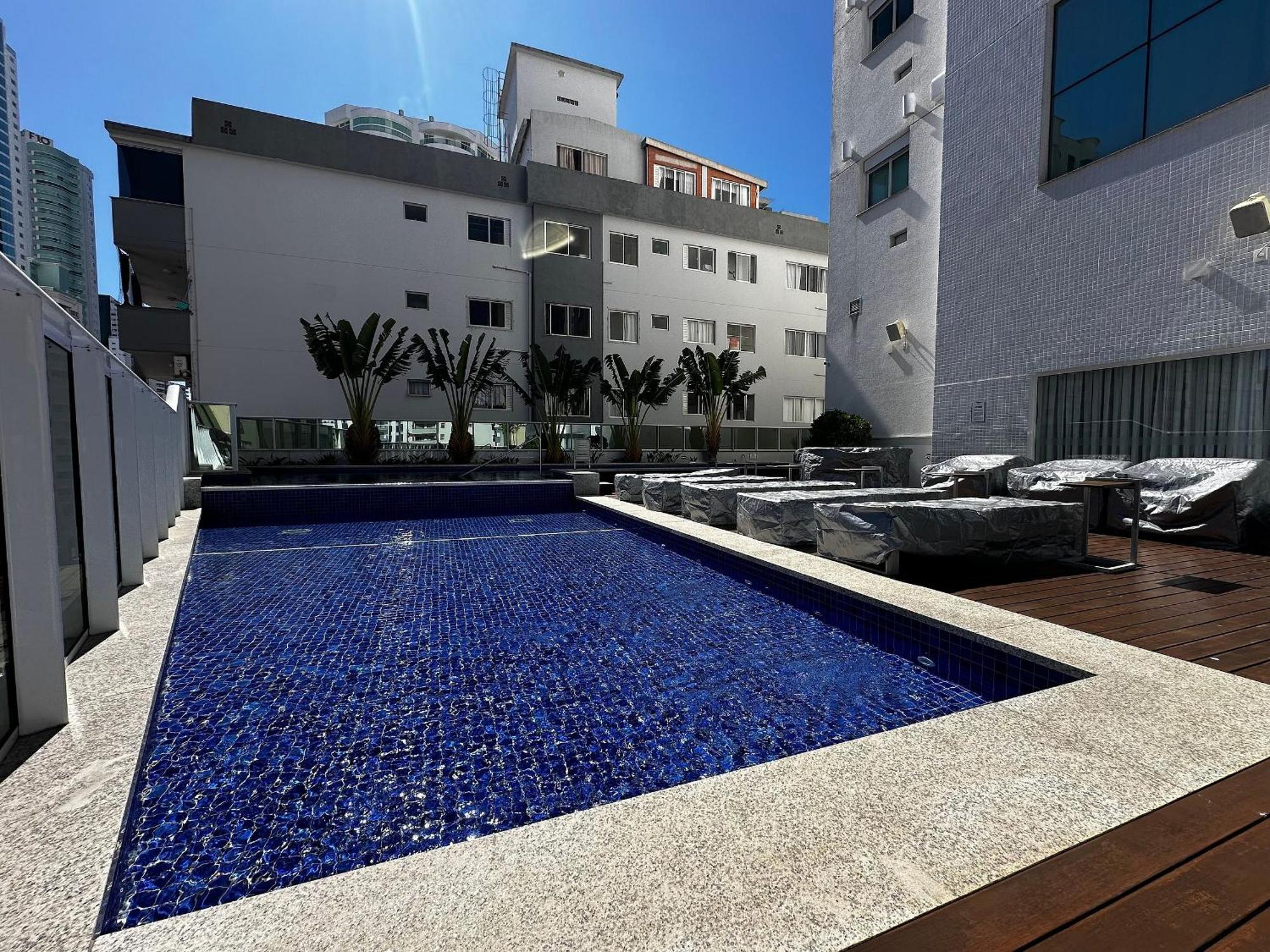 Apartamento El01- Jacuzzi Vista Mar| 4 Garagens| Piscina *