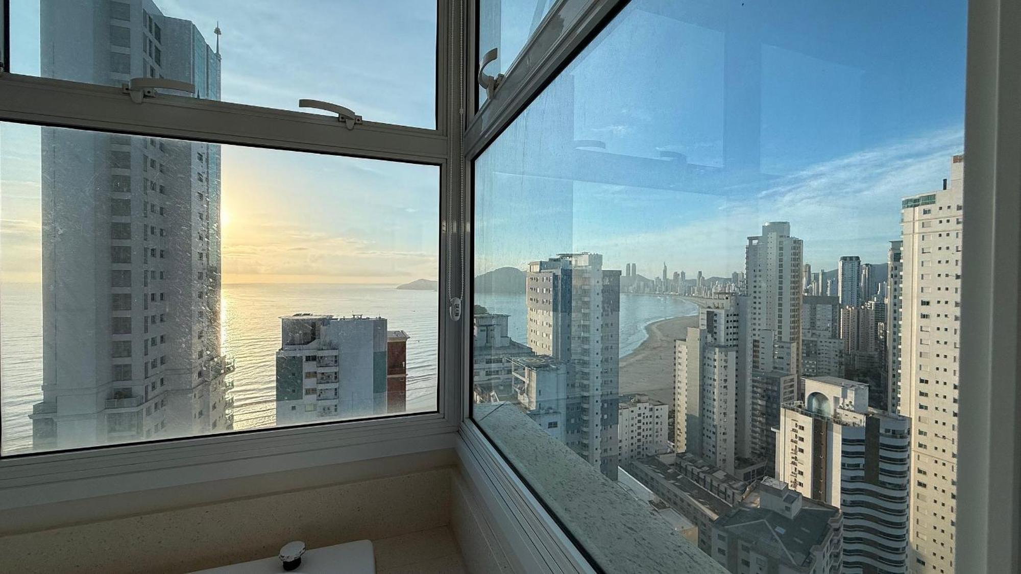Apartamento El01- Jacuzzi Vista Mar| 4 Garagens| Piscina