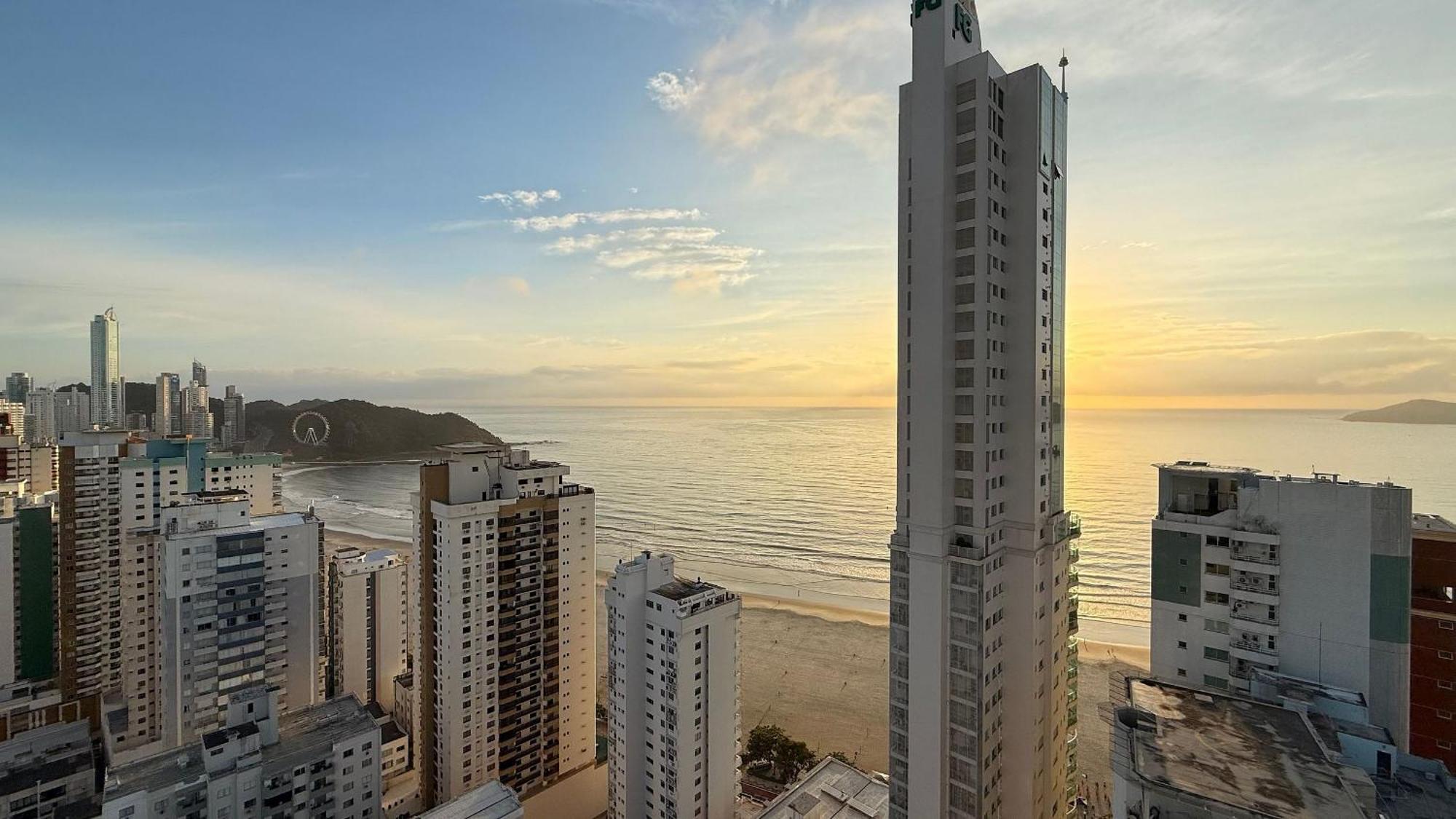 Apartamento El01- Jacuzzi Vista Mar| 4 Garagens| Piscina *